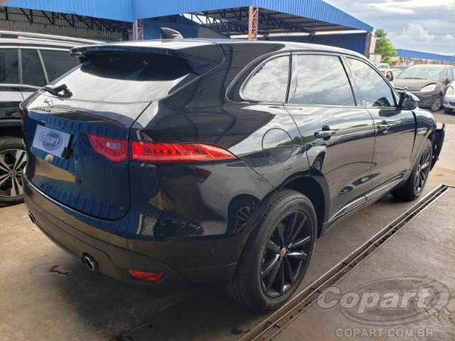 2017 JAGUAR F-PACE 