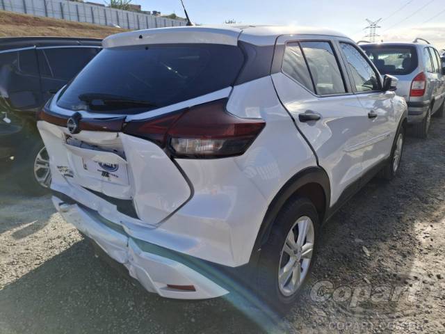 2025 NISSAN Kicks Play 