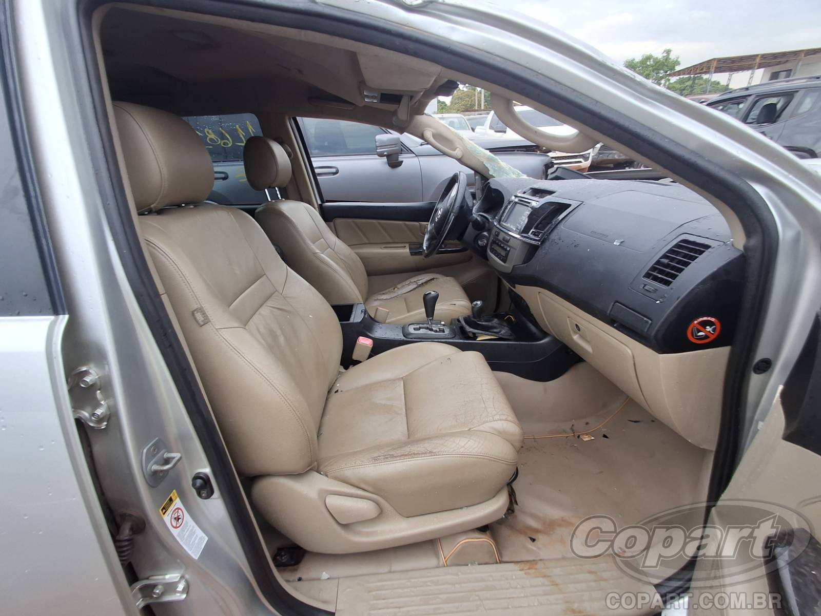 Foto 5: 2015 TOYOTA HILUX SW4