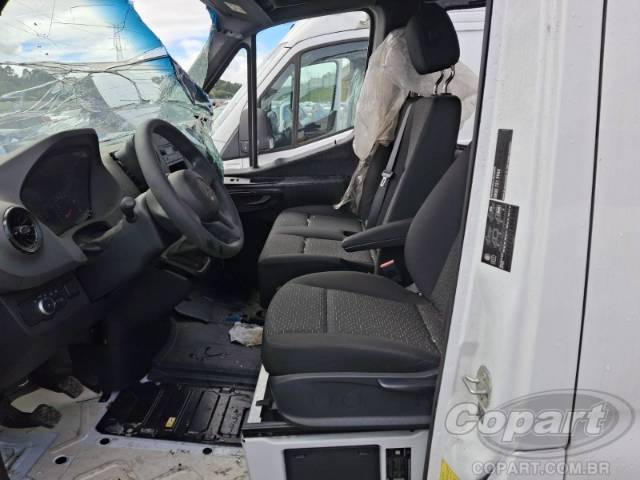 2025 MERCEDES BENZ SPRINTER 