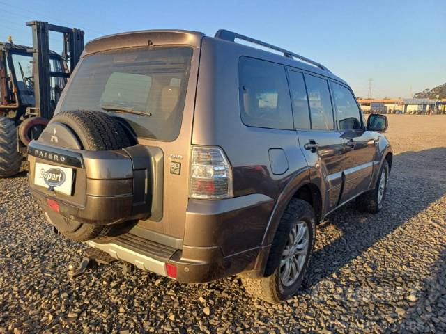 2014 MITSUBISHI PAJERO FULL 