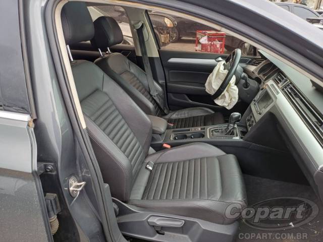 2016 VOLKSWAGEN PASSAT 