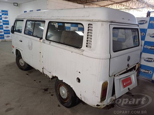 2011 VOLKSWAGEN KOMBI 