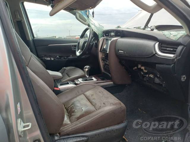 2017 TOYOTA HILUX SW4 