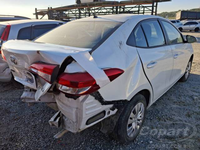 2023 TOYOTA YARIS SEDA 