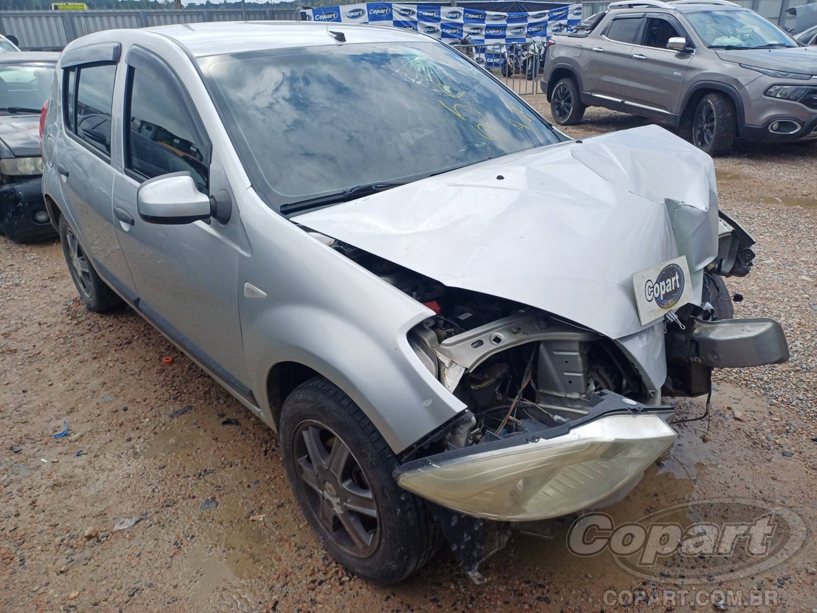 Renault Sandero Expression 1.6 Hi-Power 2013 Médio Dano Frontal