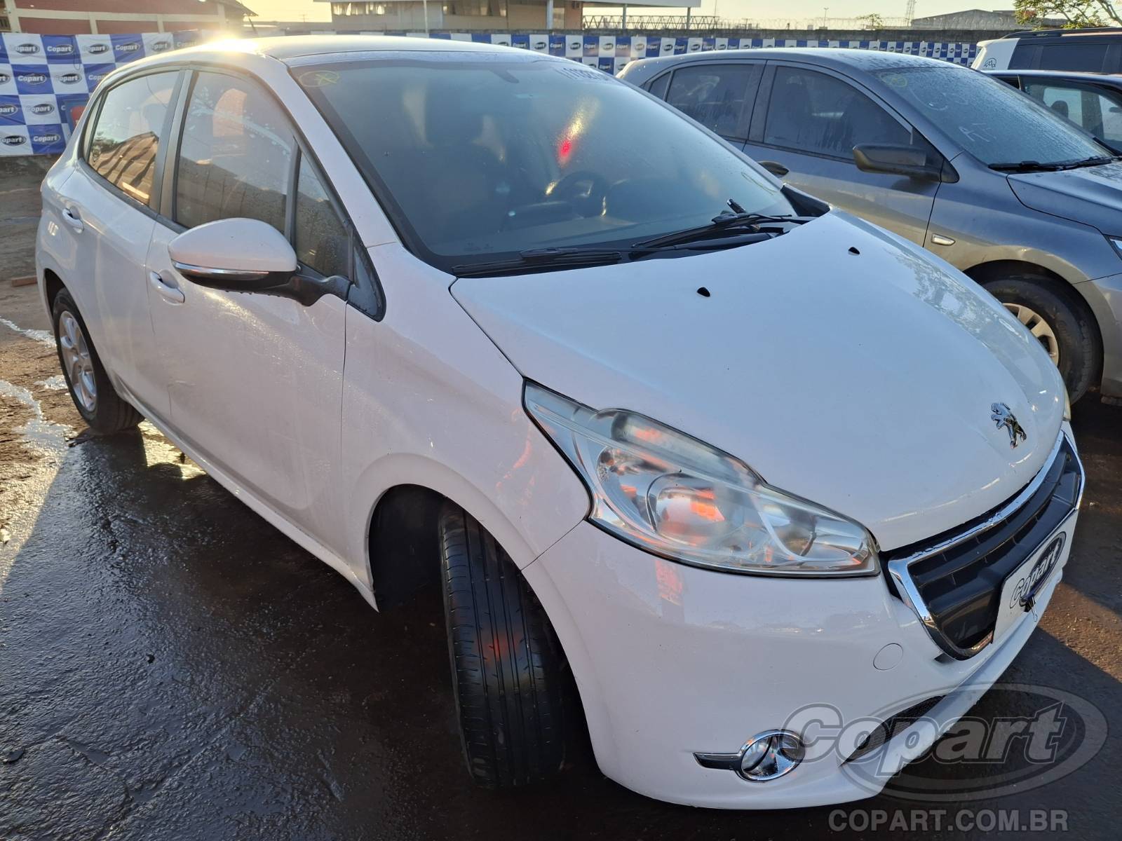 Veículo Peugeot 208 Peugeot 208 Allure 1.5 2014 Recuperável 2014 em leilão