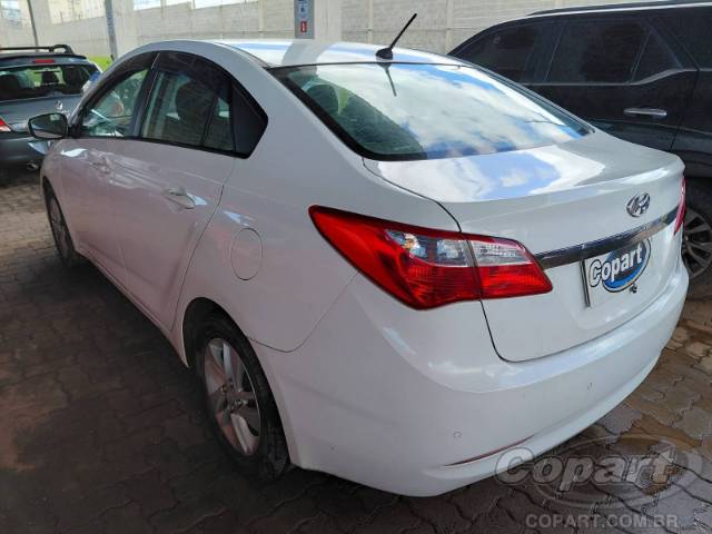 2014 HYUNDAI HB20S 
