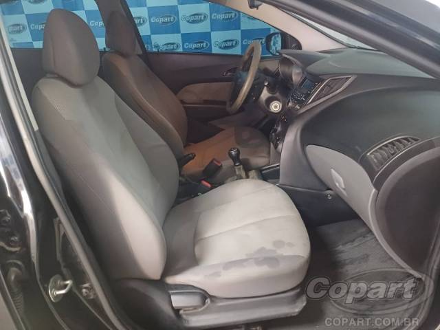 2015 HYUNDAI HB20S 