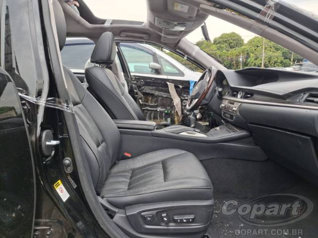 2018 LEXUS ES 