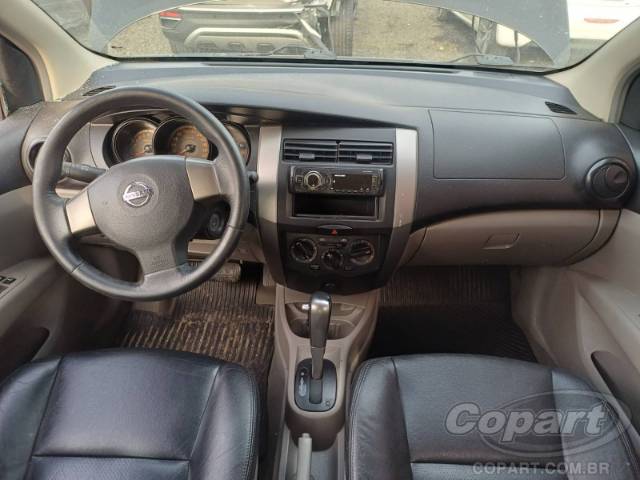 2010 NISSAN LIVINA 