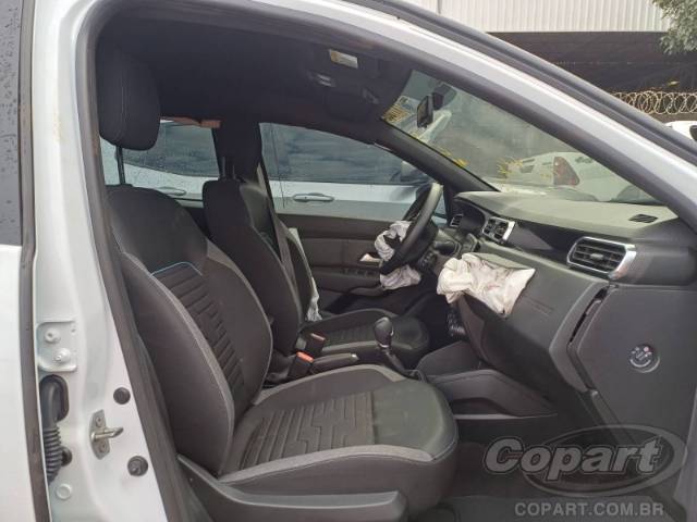 2025 RENAULT DUSTER 
