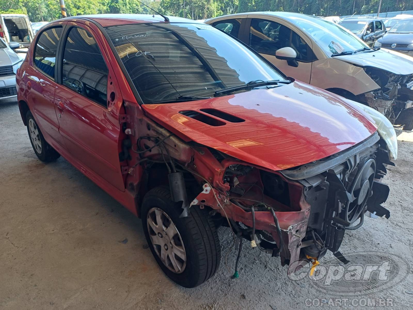 Veículo Peugeot 207 Peugeot 207 XR 1.4 2011 Médio Dano Frontal 2011 em leilão