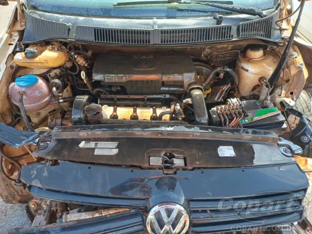2015 VOLKSWAGEN FOX 