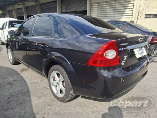 2009 FORD FOCUS SEDAN 