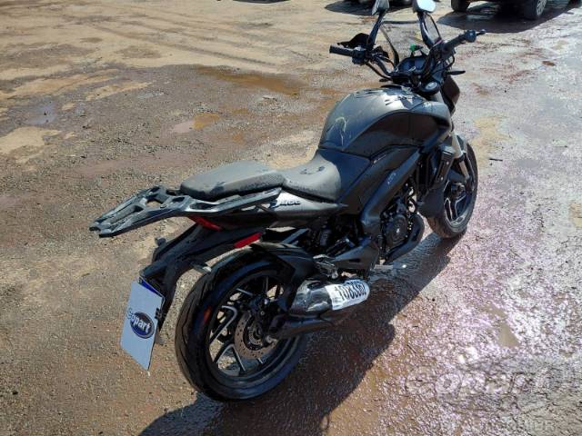 2025 BAJAJ DOMINAR 