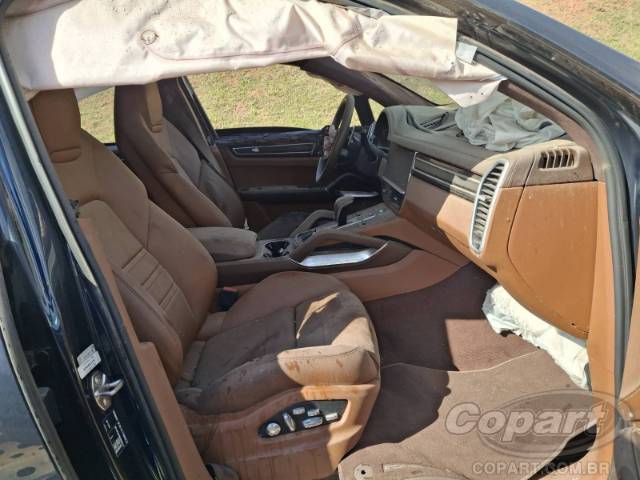 2019 PORSCHE CAYENNE 