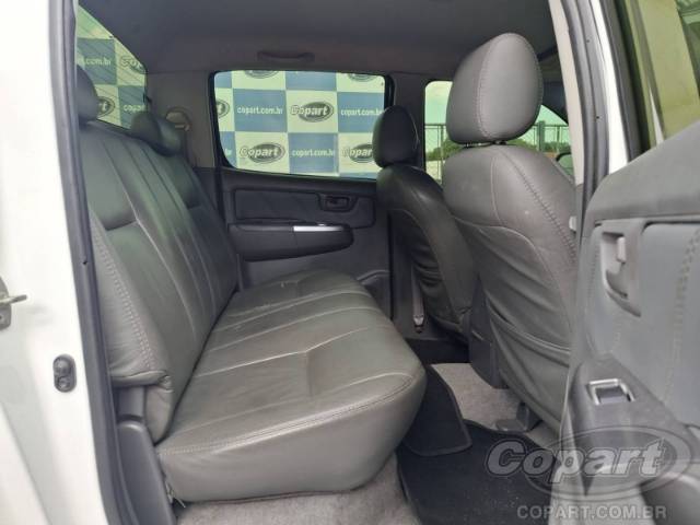 2015 TOYOTA HILUX CD 