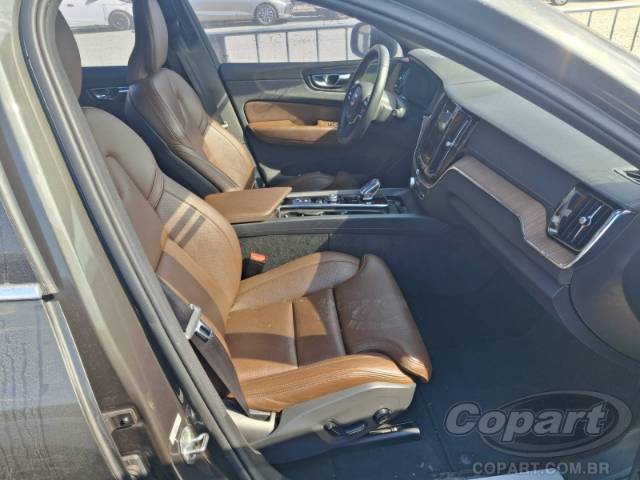2021 VOLVO XC60 