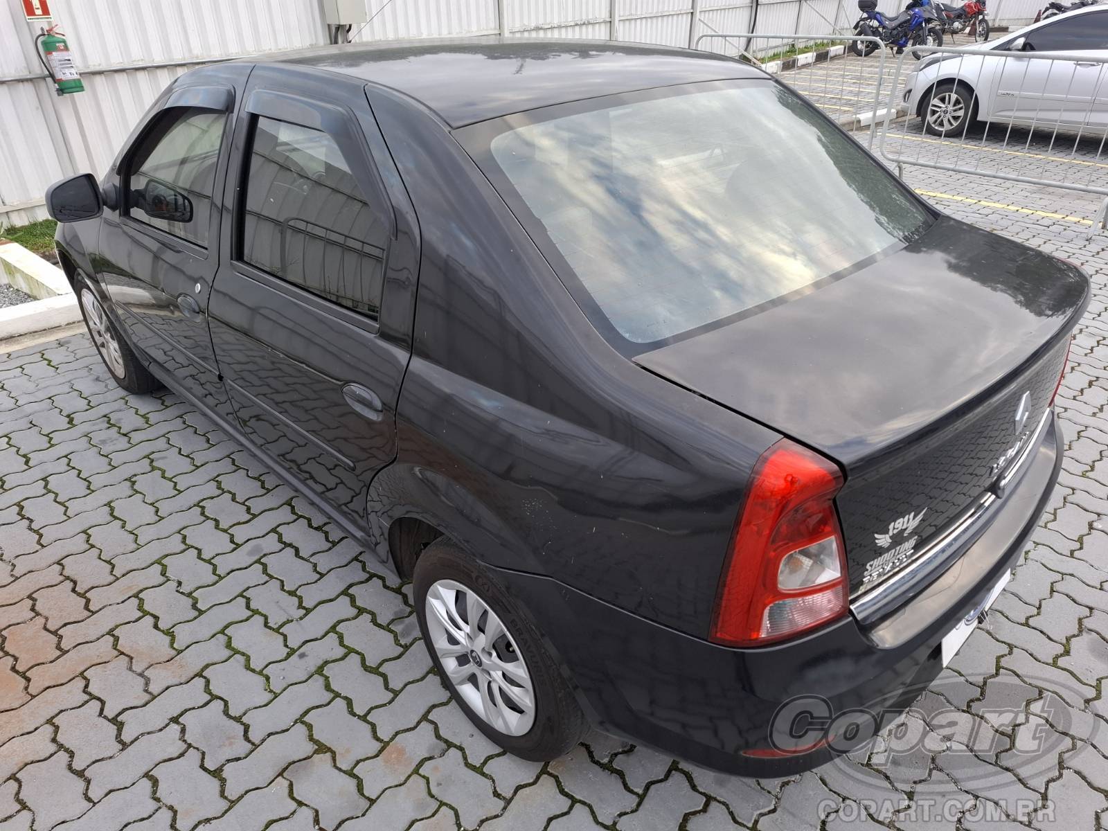 Foto 3: 2013 RENAULT LOGAN