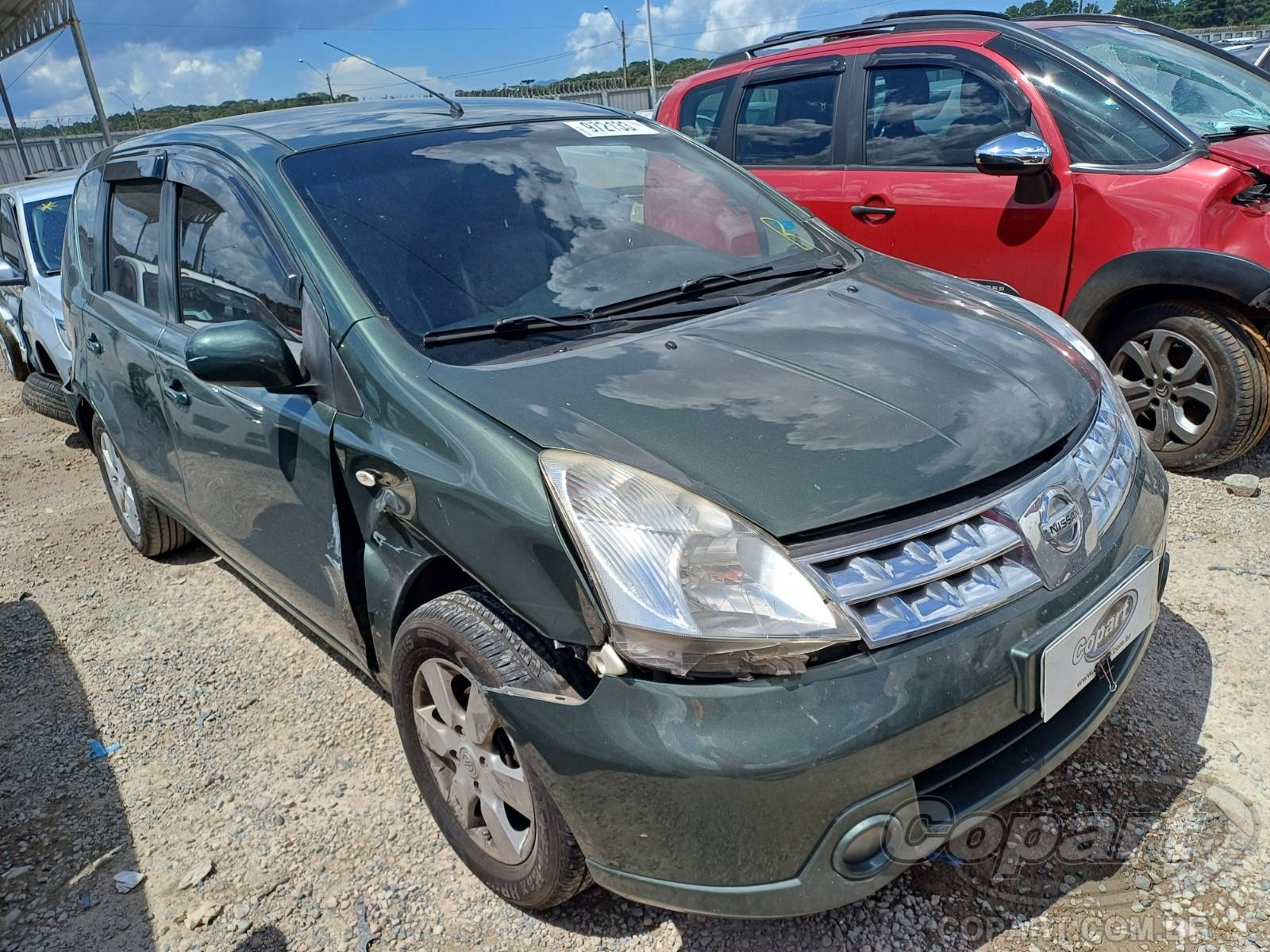 Veículo Nissan Livina Nissan Livina SL 1.8 16V 2011 Médio Dano Frontal 2011 em leilão