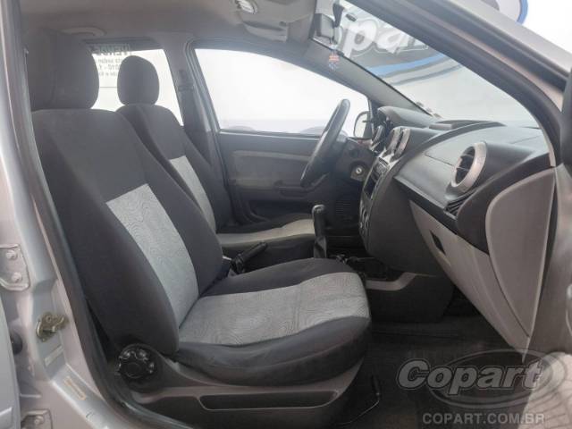 2010 FORD FIESTA SEDAN 