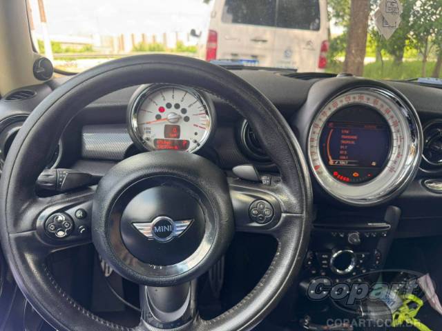 2011 MINI COOPER 