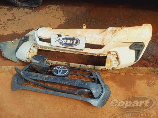 2024 TOYOTA HILUX CD 