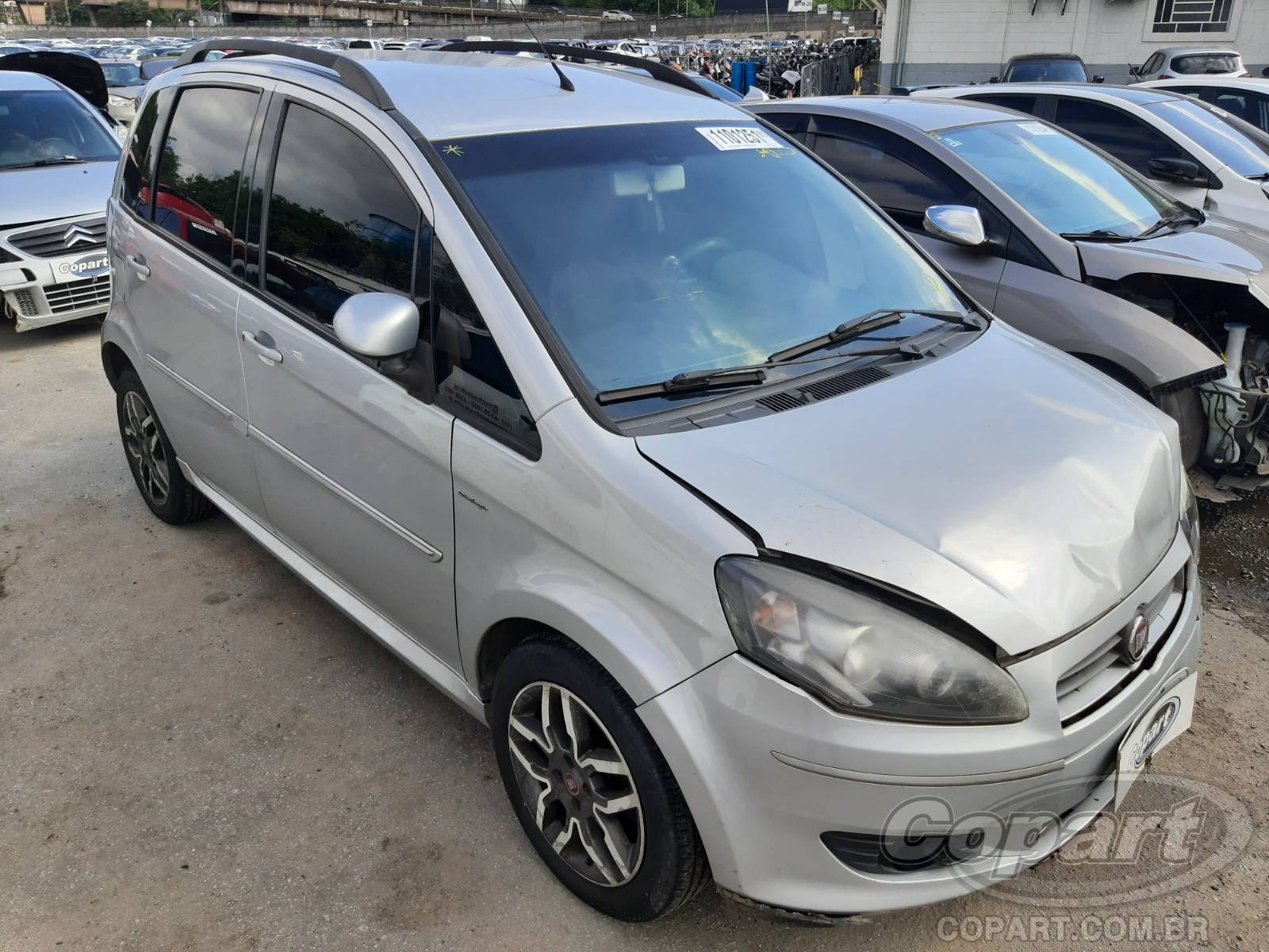 Veículo Fiat Idea FIAT IDEA Sporting Dualogic 1.8 16V E.torQ 2011 em leilão