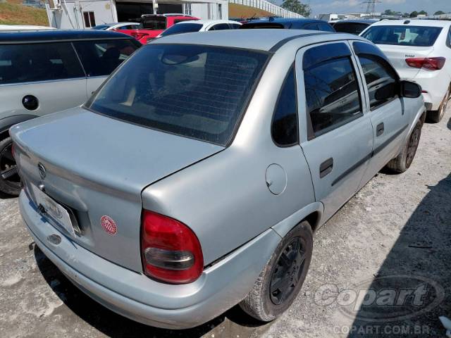 2000 CHEVROLET CORSA SEDAN 