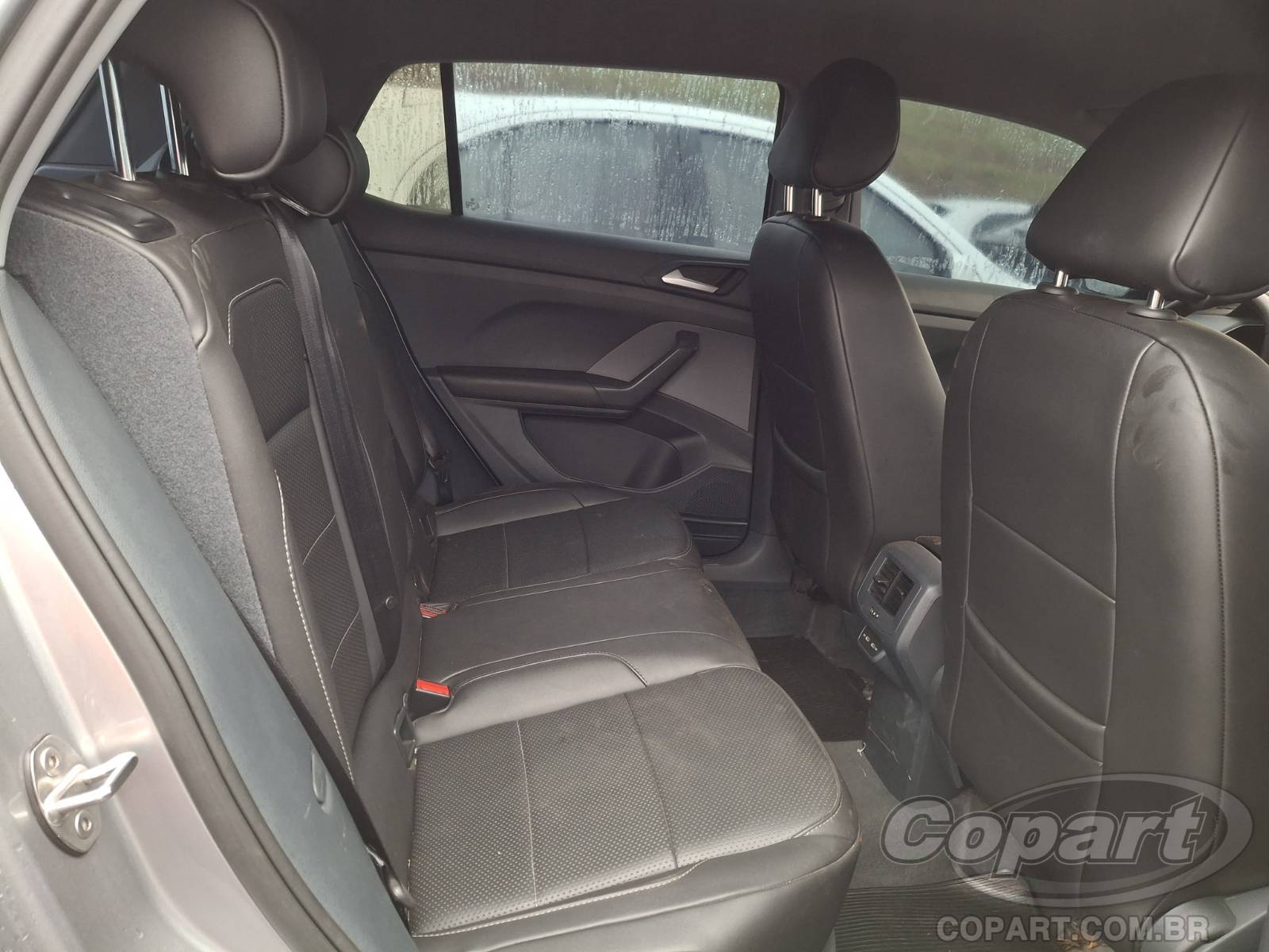 Foto 6 de 10: 2024 VOLKSWAGEN T-CROSS