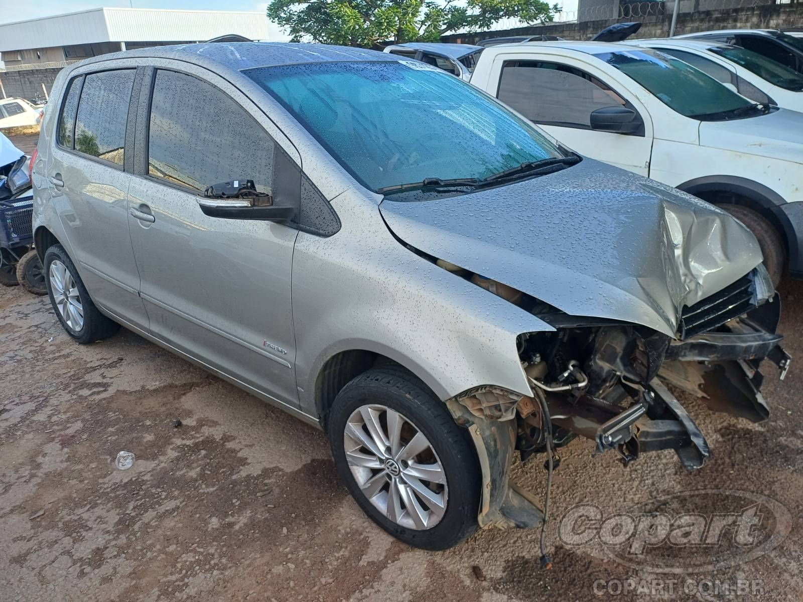 Veículo VW - VolksWagen Fox Volkswagen Fox 1.6 Total Flex 2014 Colisão Média Monta 2014 em leilão