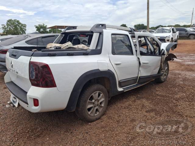 2022 RENAULT DUSTER OROCH 