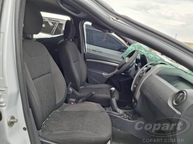 2017 RENAULT DUSTER OROCH 