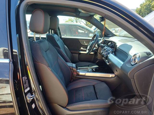 2025 MERCEDES BENZ GLB 