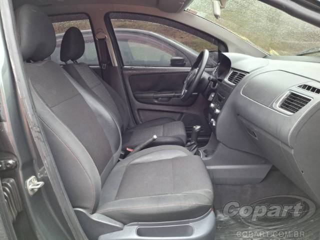 2013 VOLKSWAGEN FOX 