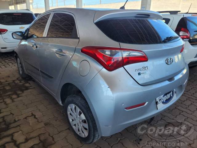 2015 HYUNDAI HB20 