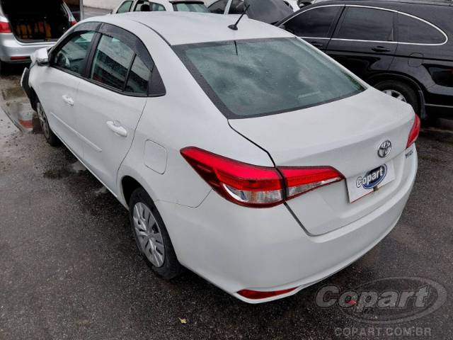 2024 TOYOTA YARIS SEDA 