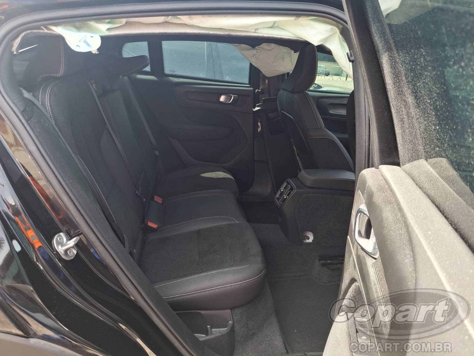 2023 VOLVO C40 — foto 6 de 11