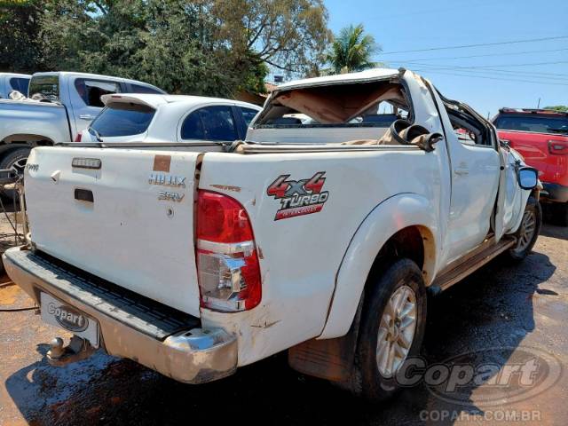 2014 TOYOTA HILUX CD 