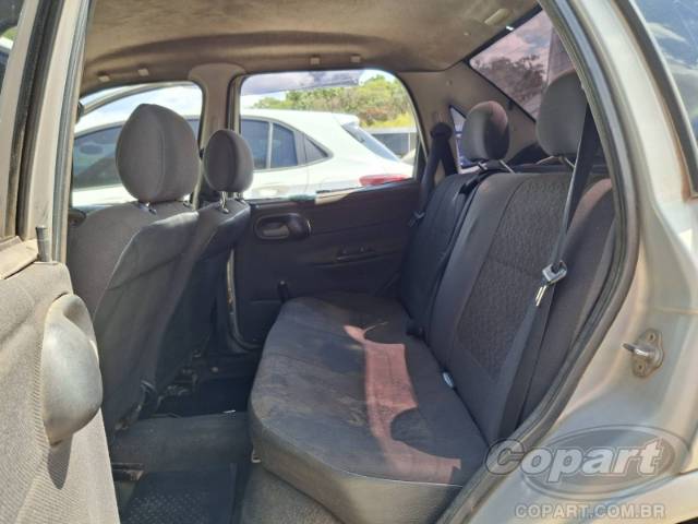 2005 CHEVROLET CLASSIC 