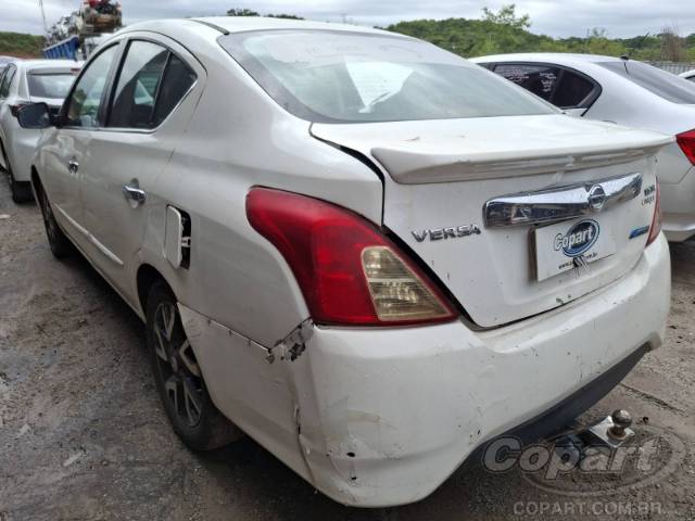 2017 NISSAN VERSA 