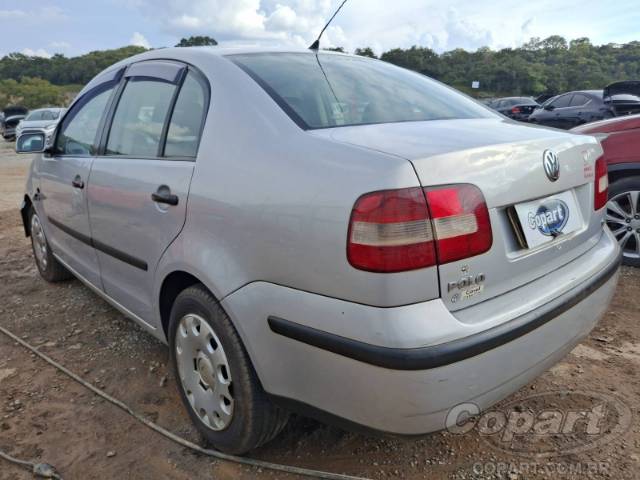2005 VOLKSWAGEN POLO SEDAN 