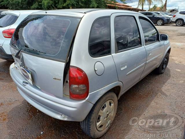 2002 CHEVROLET CORSA 