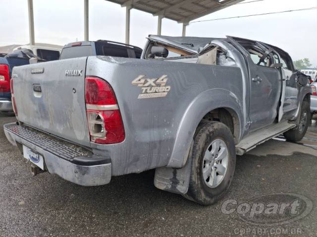 2015 TOYOTA HILUX CD 