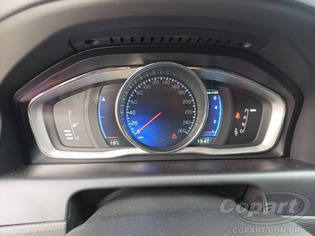 2015 VOLVO XC60 