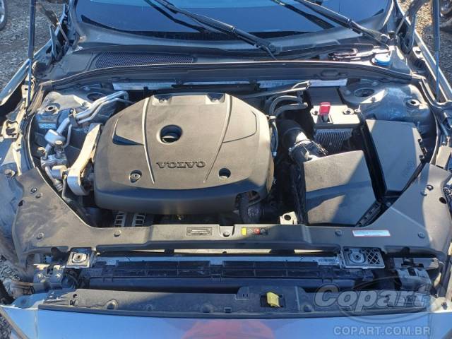 2020 VOLVO V60 