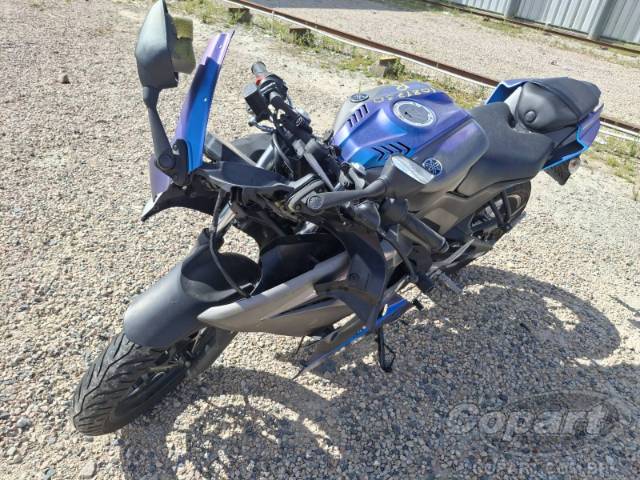 2025 YAMAHA YZF R15 