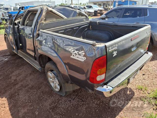 2011 TOYOTA HILUX CD 