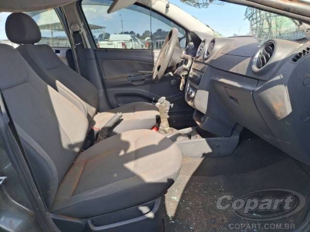 2011 VOLKSWAGEN VOYAGE 